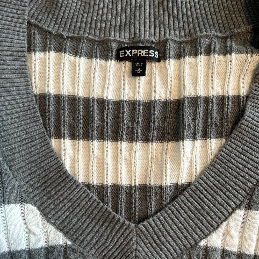 Express Sweater - Picture 3 of 6
